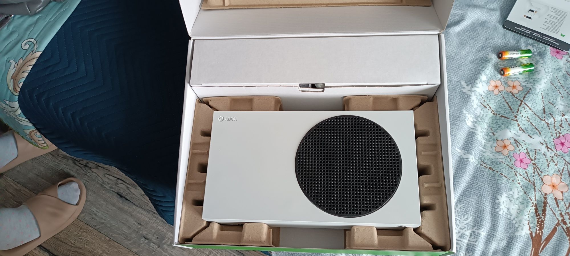 Продам X box Series S