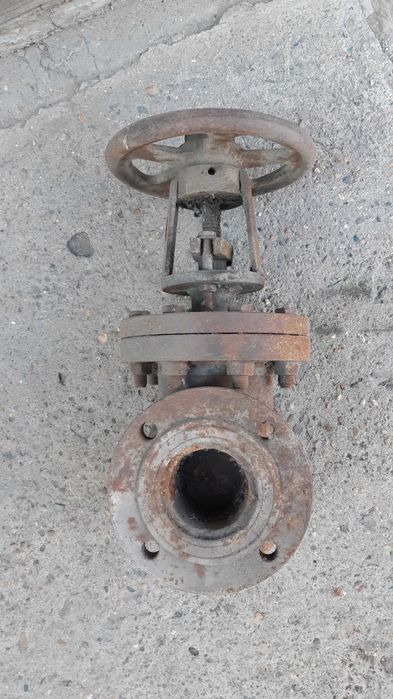 Задвижка на трубу