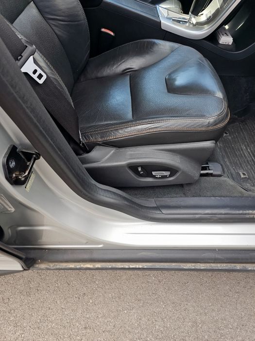 Volvo XC60 , 3.2 AWD , 238 к.с. , 2010 година .