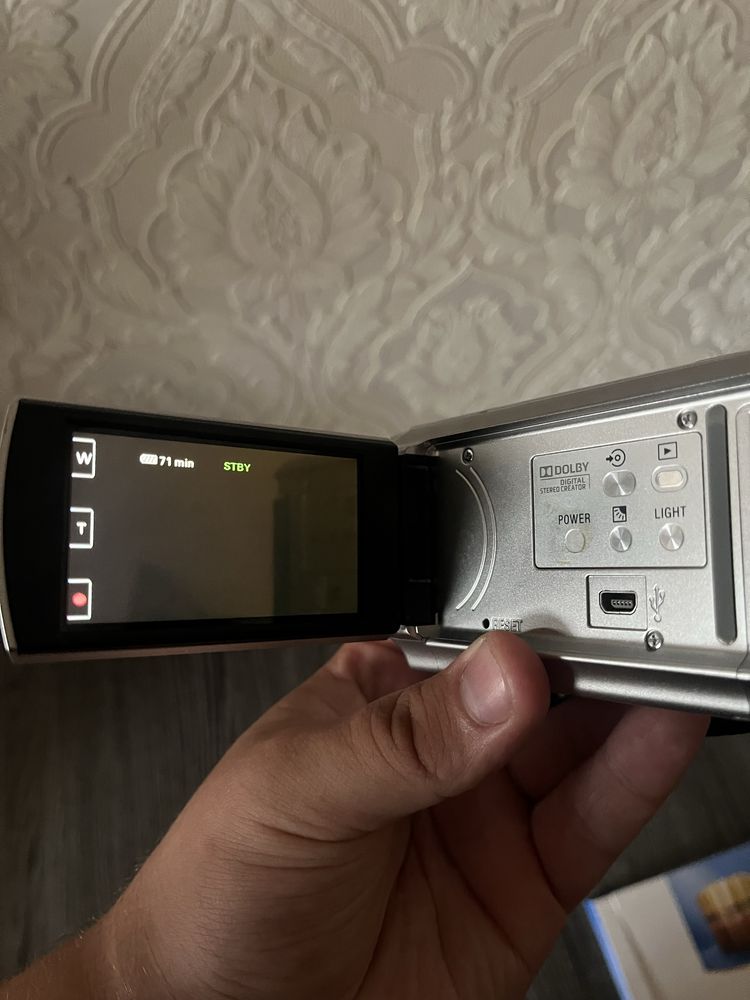 Продаю или обменяю легендарный фотоаппарат Sony