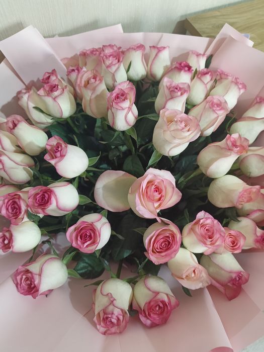 срочно продам букет из розовых роз