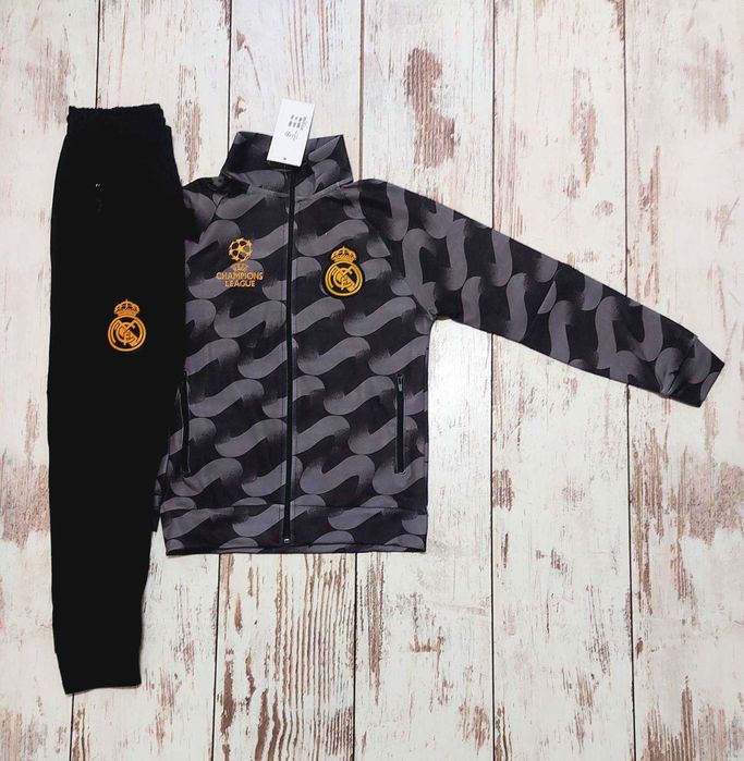 Анцуг Реал Мадрид сиво с черно с долнище и горнище Мбапе Артикули