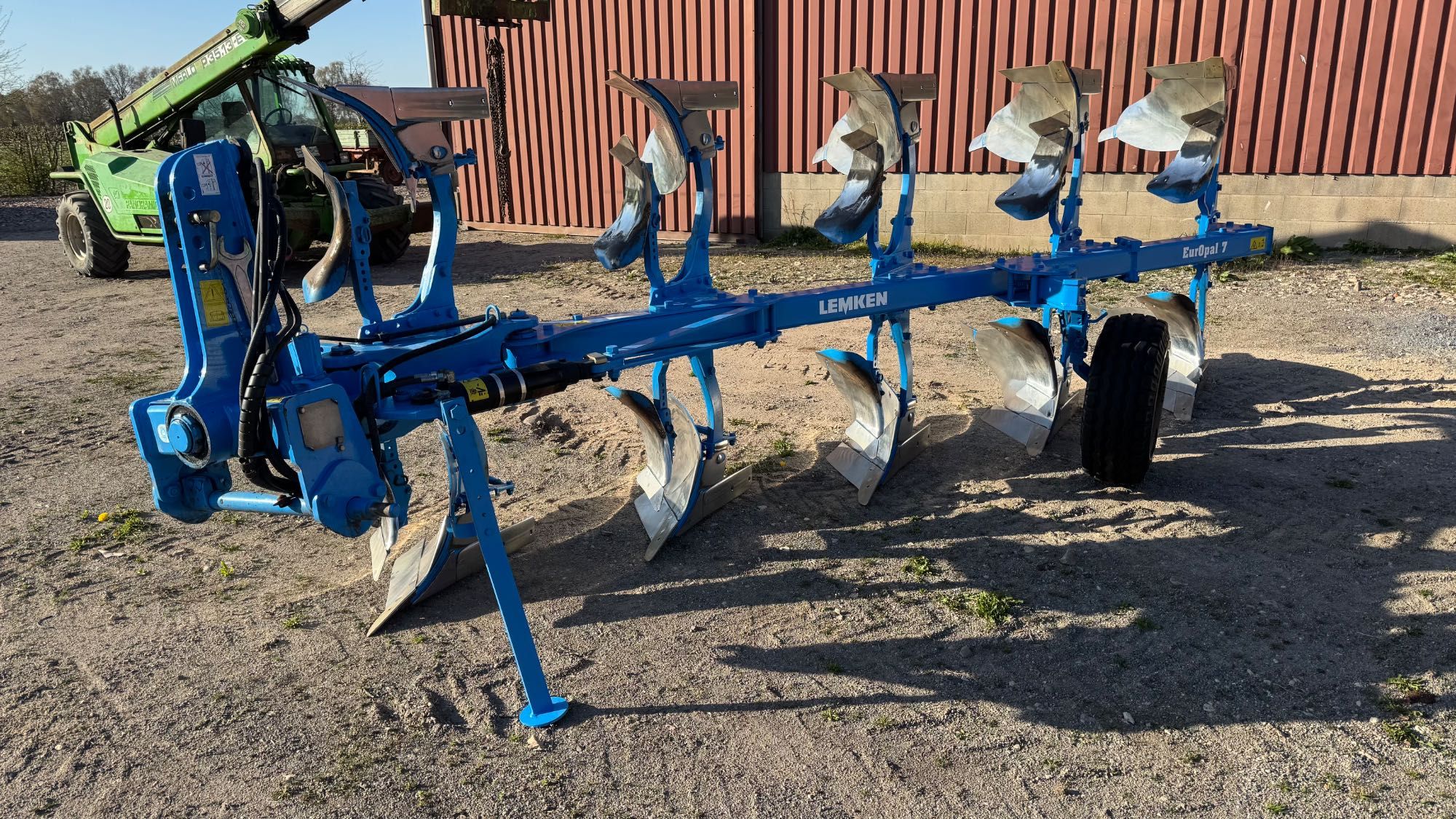 Lemken EurOpal 7 4+1. Claas Arion, Case Puma, John Deere