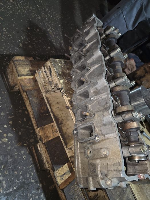 Продам гбц на двигатель 4м40