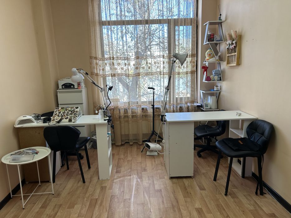 Сдам место мастеру маникюра