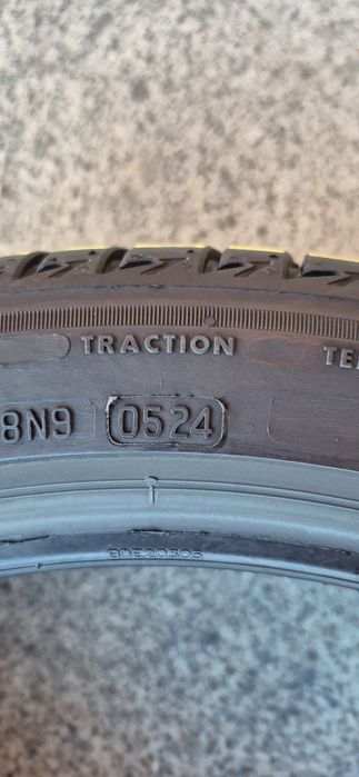 4 anvelope vara Bridgestone 245/40/19,dot 2024.Pretul este pe bucata.