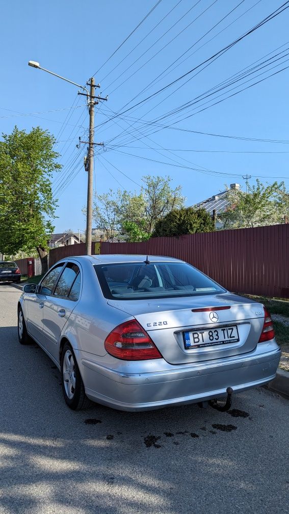 Mercedes-Benz E220 w211