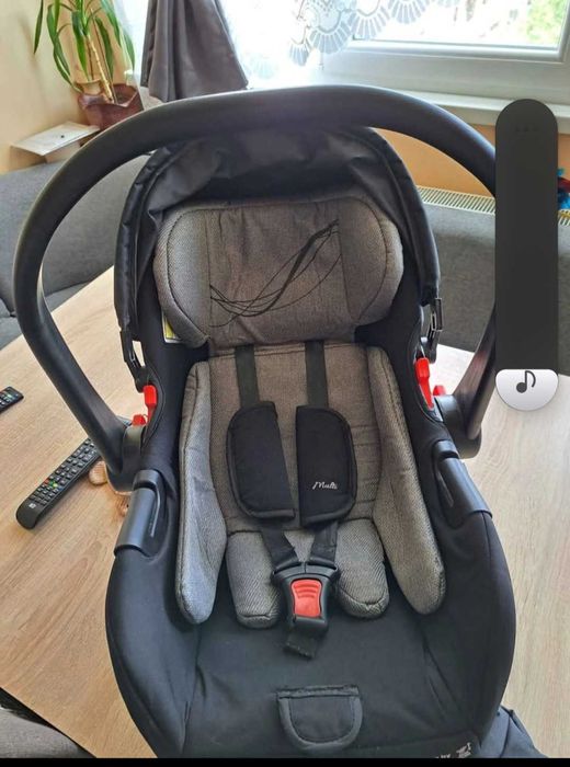 Кош / столче за пренос на новородено Moni