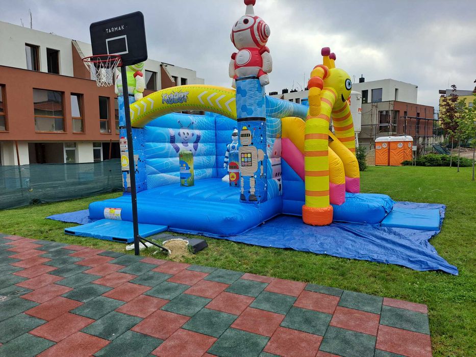 Разпродажба на надуваеми съоръжения, атракциони , батути  , игри