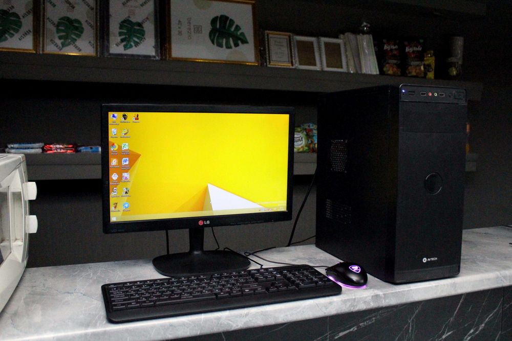 Кейс H61:AVtech: \DDR-3\G 2030\Azu-2GB\HDD-500 GB Led Monitor komplekt