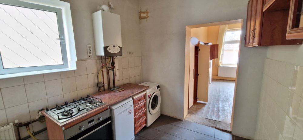 Vand garsoniera spatioasa in zona excelenta