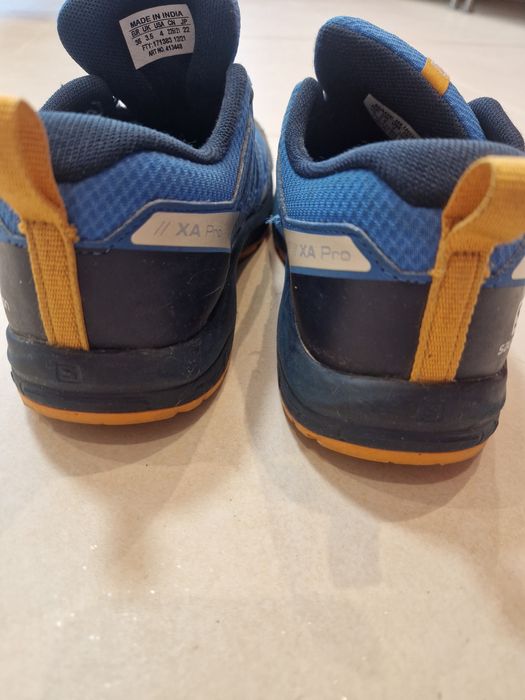 Adidasi Salomon impermeabili marimea 36, in stare excelenta