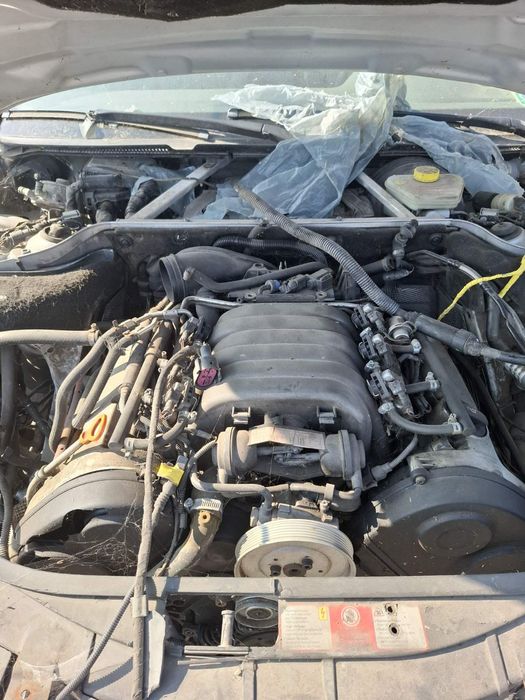 Audi А 8 3.2 бензин 2005 година 260 к.с автоматик - на части