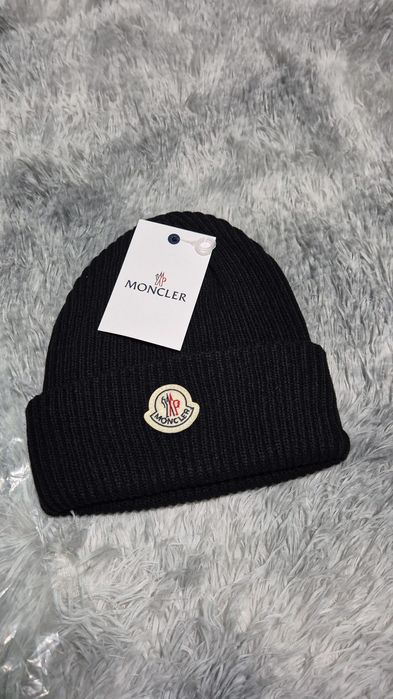 Caciula Moncler neagra