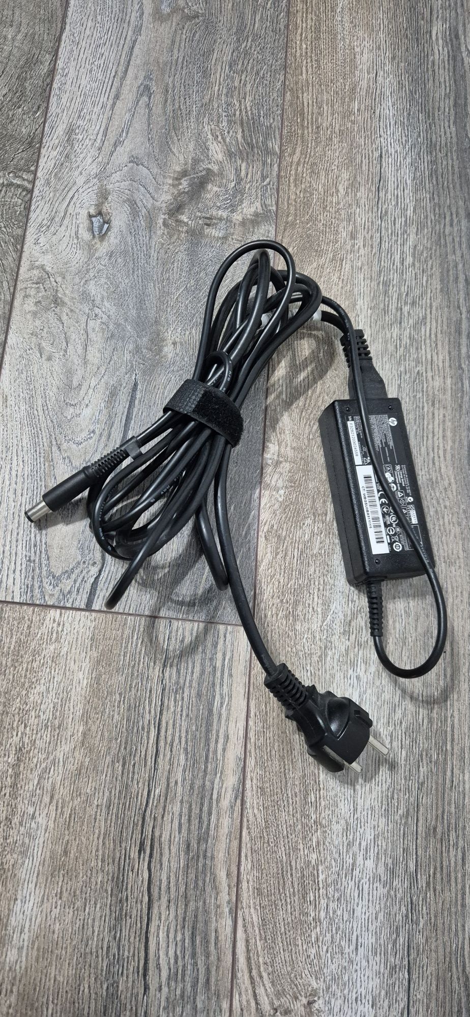Incarcator laptop HP mufa mare cu pin central
