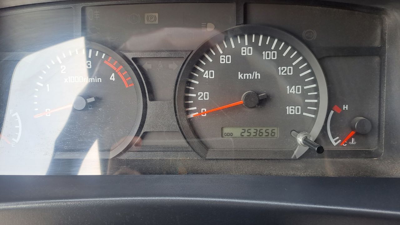 Isuzu sotiladi xolati yaxshi