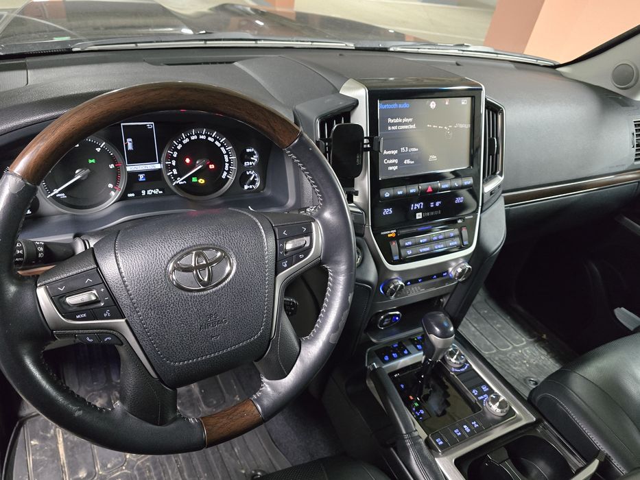 Toyota Land Cruiser V8