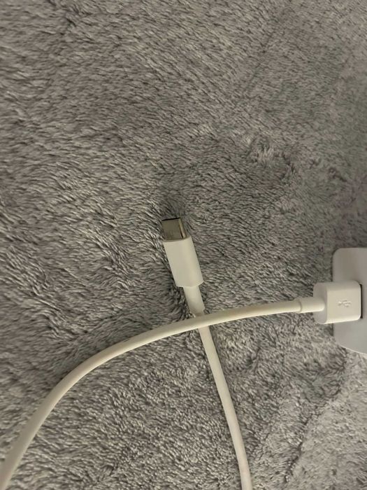 IQOS ILUMA ONE – neutilizat, stare perfecta