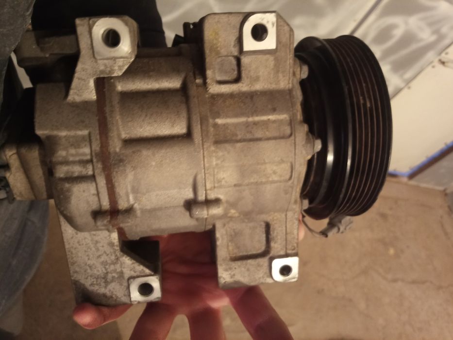 Продам компрессор Кондёр Ниссан х трайл