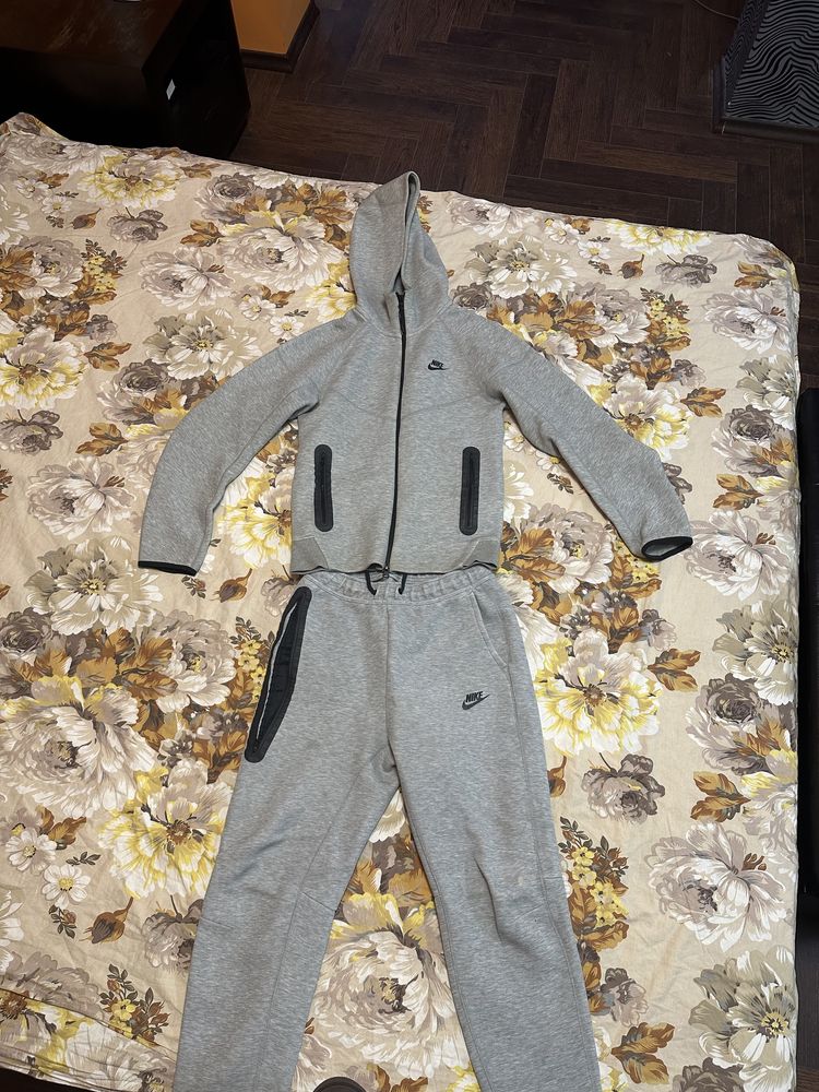 nike tech fleece