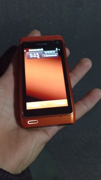 Nokia N 8 orange