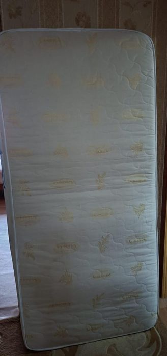 Продам Б/У  матрас