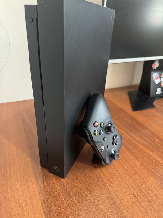 x box one x 1tb продам