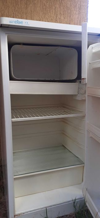 Vand frigider Arctic stare foarte buna de functionare.