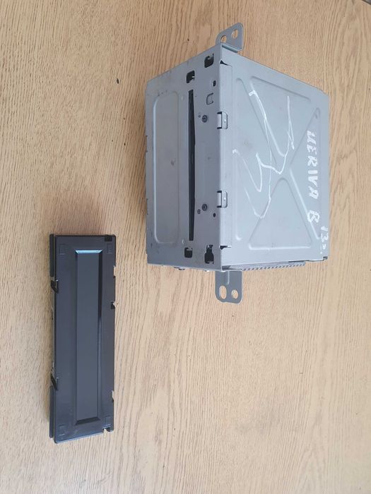 Радио и дисплей Opel Meriva B