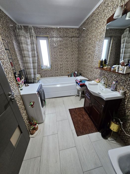 Vând casa tip duplex cartierul Arhitectilor