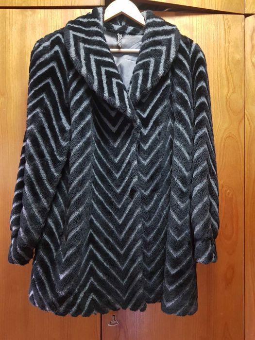 Продавам топло зимно палтенце