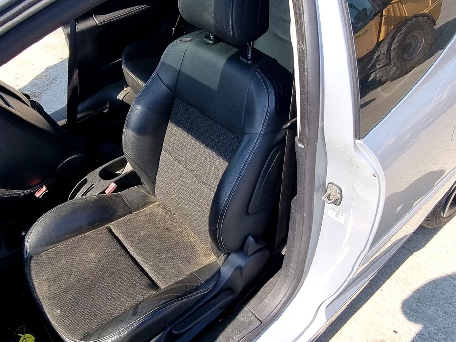 Scaun stanga fata PEUGEOT 207 (WA) [Fabr 2006-2012] 1.6 HDI 9HZ 80KW /