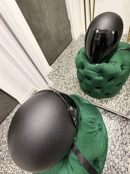 Cască moto Bell Custom 500 neagră cu sclipici și vizieră fumurie