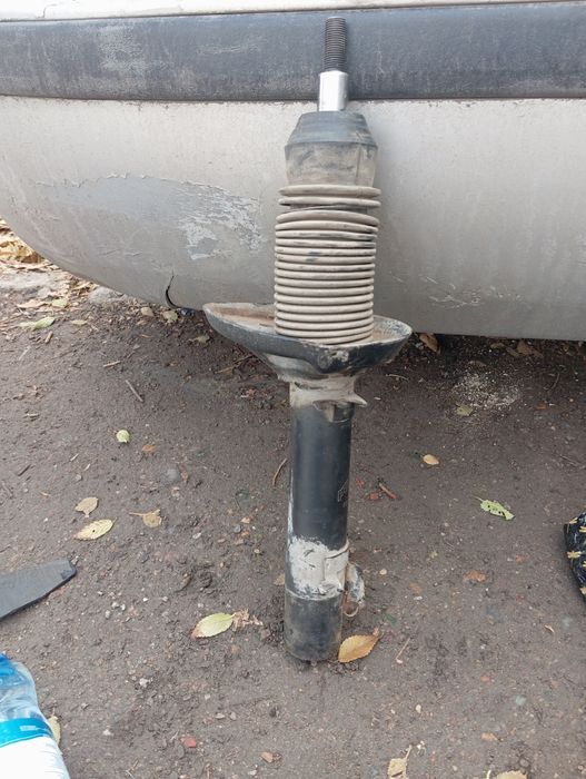 Продам амортизатор Шкода октавия