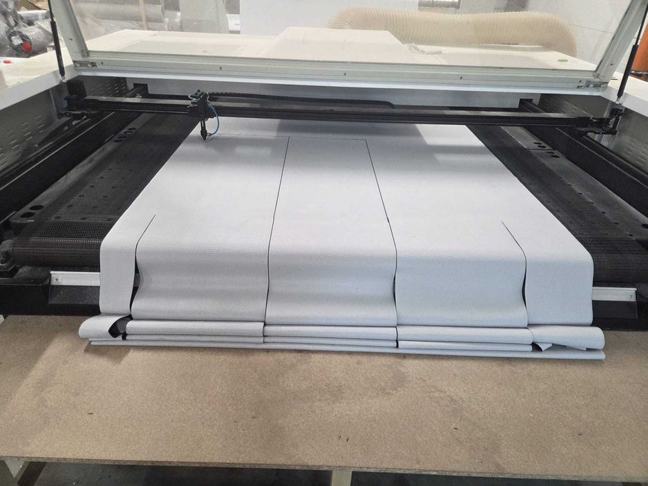 CNC laser cutter ,dimensiune de lucru  1900*2000