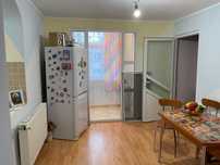 Apartament cu 3 camere