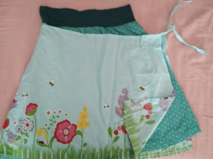 Оригинална пола с цветя