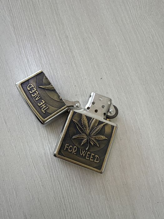 Зажигалка бензиновая