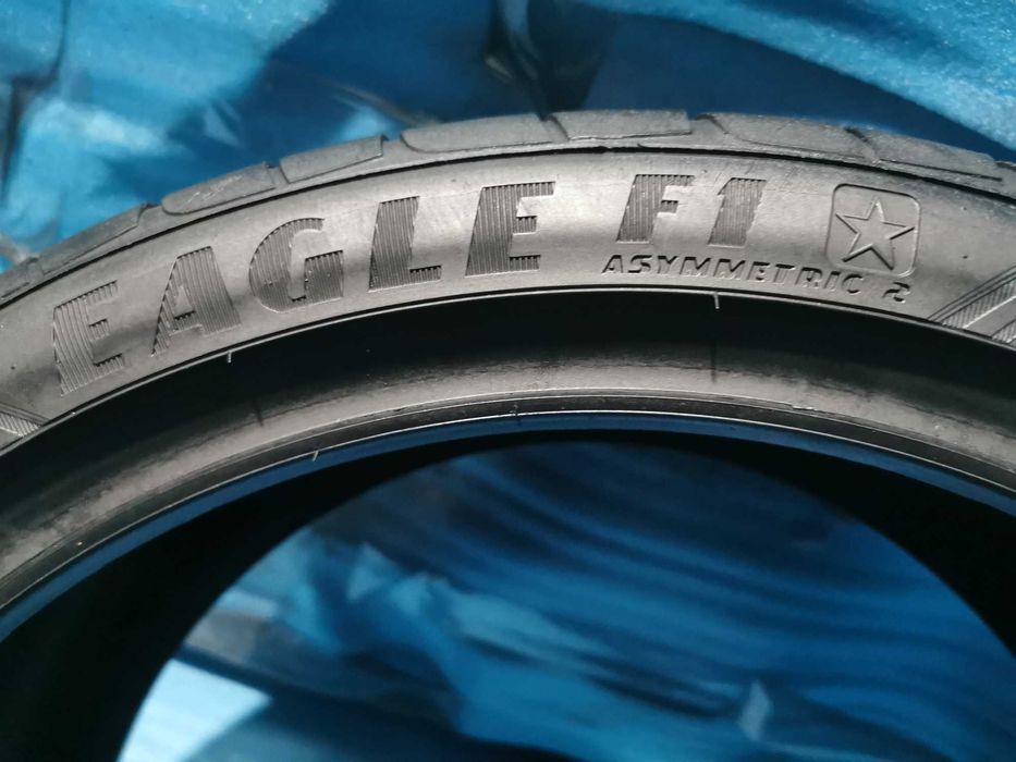 255 35 19 goodyear runflat 2 buc