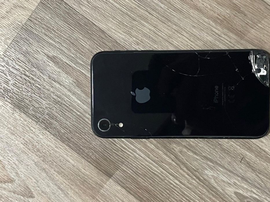 продается iphone xr задняя крышка менялась акум 100% трутон работает ф