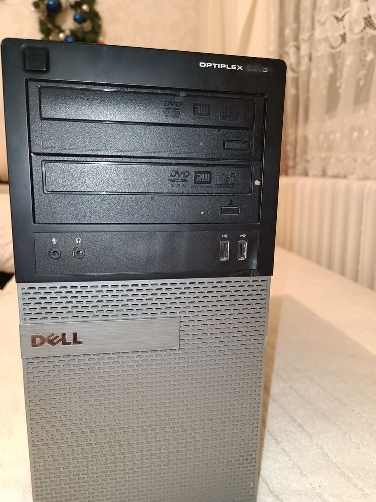 Продавам компютър dell