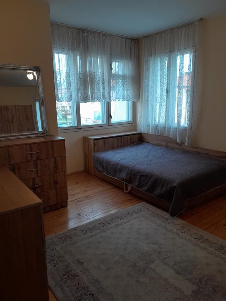 Дава се под наем Етаж от къща в Варна, Аспарухово - 50 кв.м за 300 € - Снимка #4