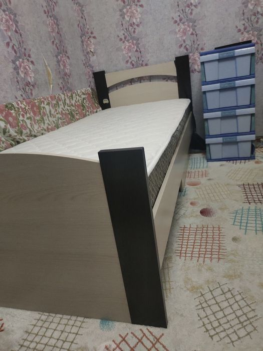 Продам односпальную кровать