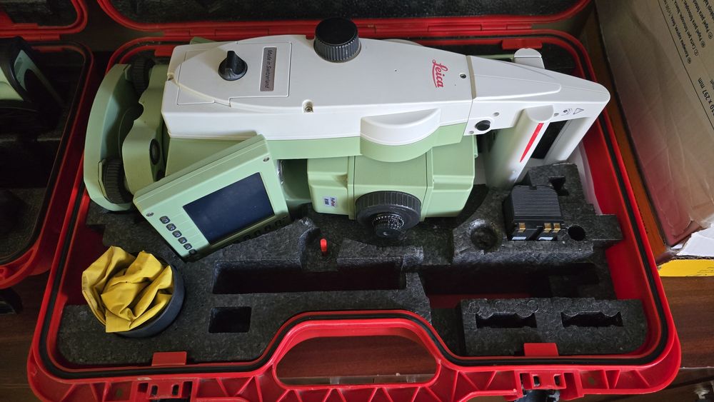 Statie robotica Leica TCRP1205+ R1000 + controller  CS15