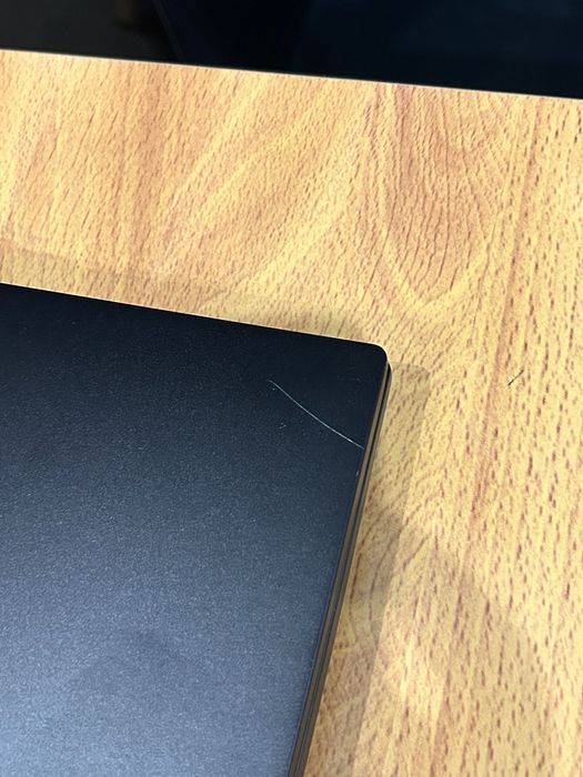 Лаптоп Lenovo E14 Ryzen7/40GB RAM/512GB с 3 месеца гаранция!