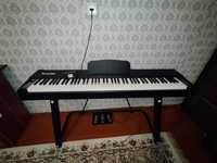 Продам цифровое пианино  Rockdale