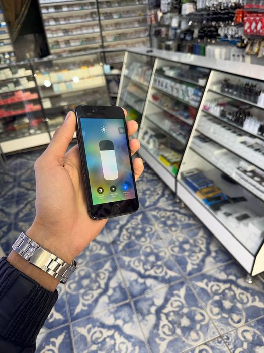 Айфон 8 LL/A.    .