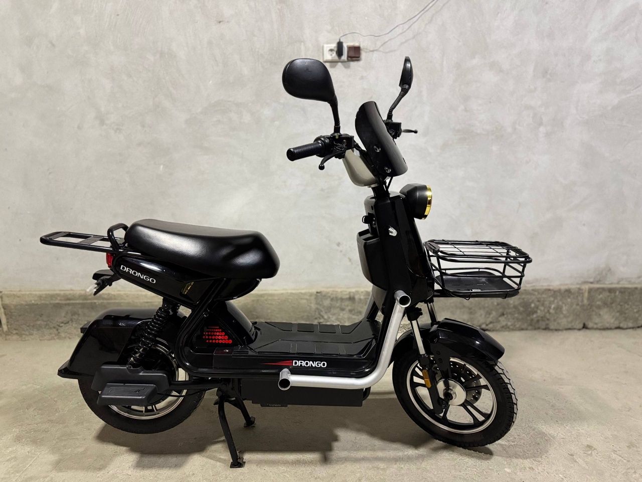 Motoskuter sotiladi