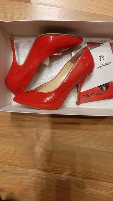 Продам итальянские туфли лакированная кожа