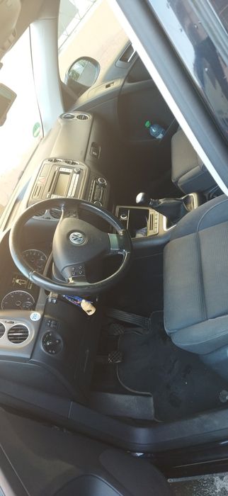 Vând Volkswagen tiguan